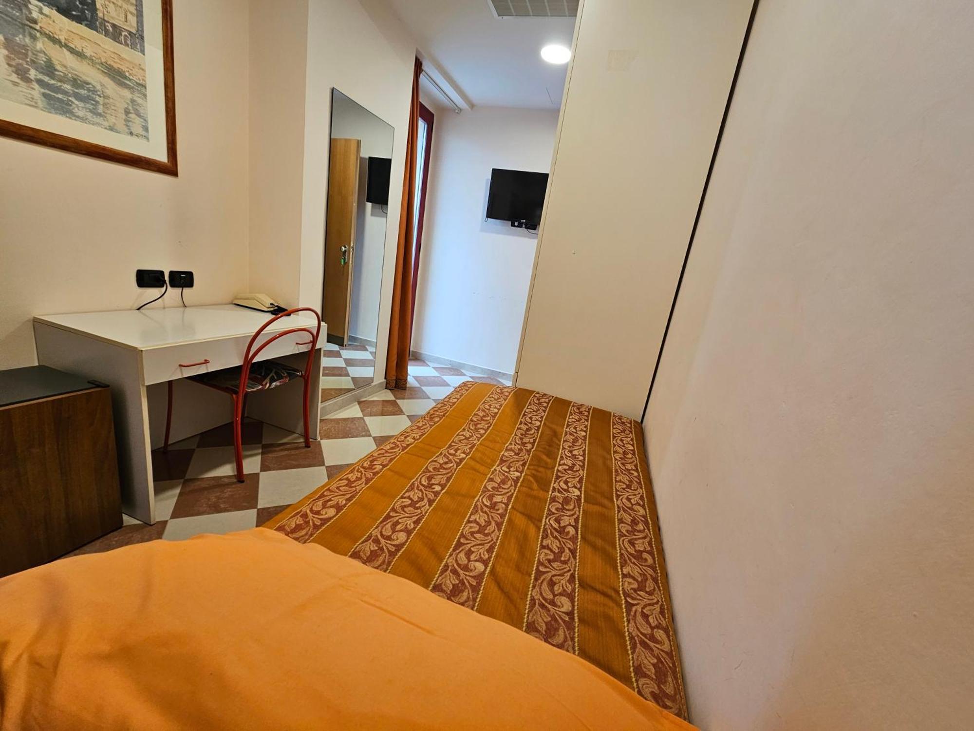 סניגליה Hotel Fiorella מראה חיצוני תמונה