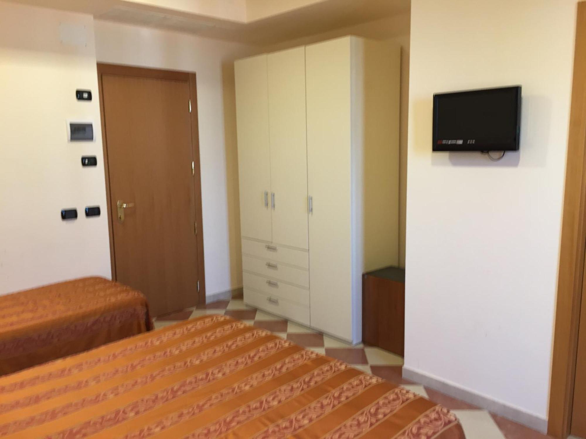סניגליה Hotel Fiorella חדר תמונה