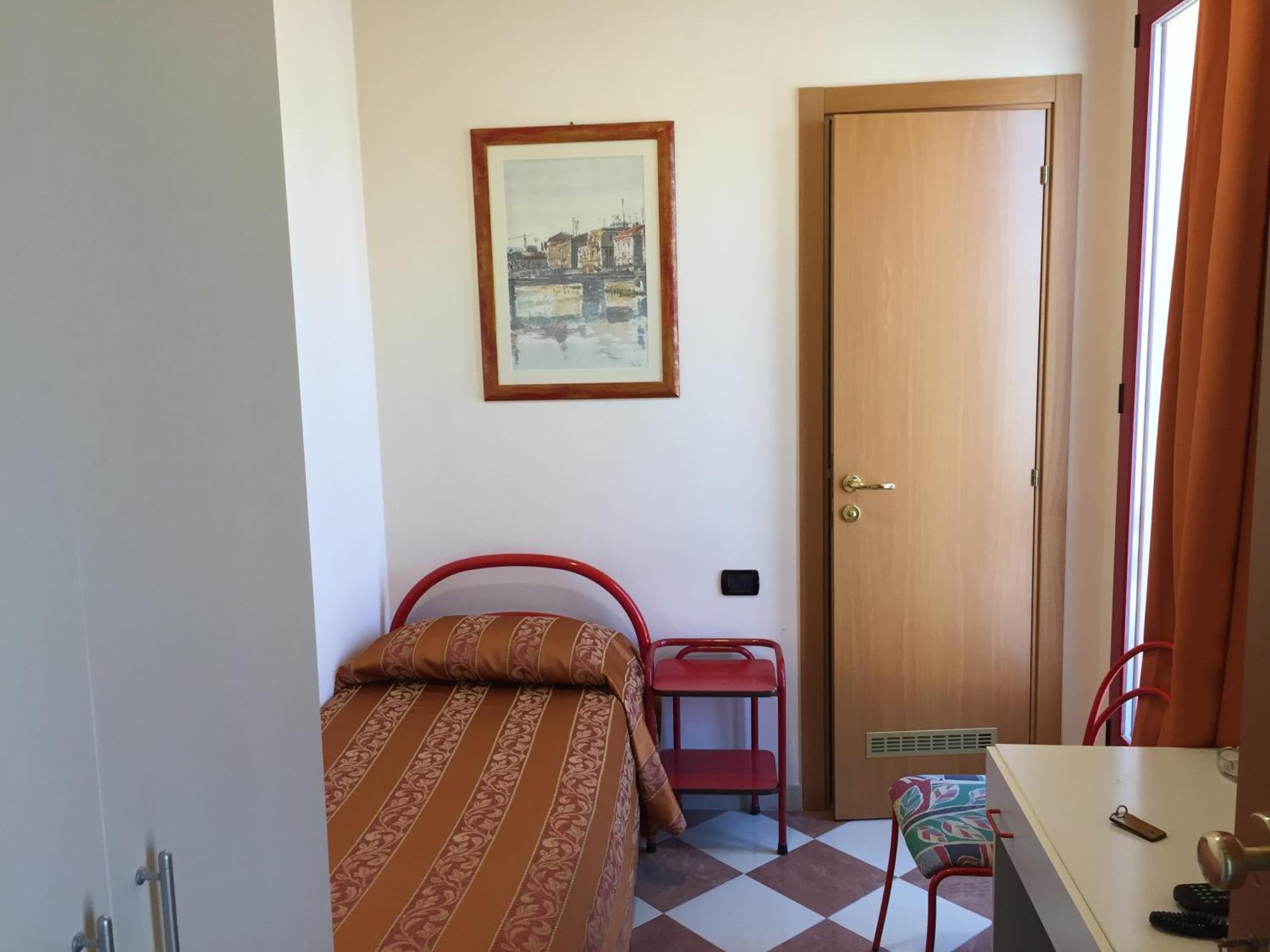 סניגליה Hotel Fiorella חדר תמונה