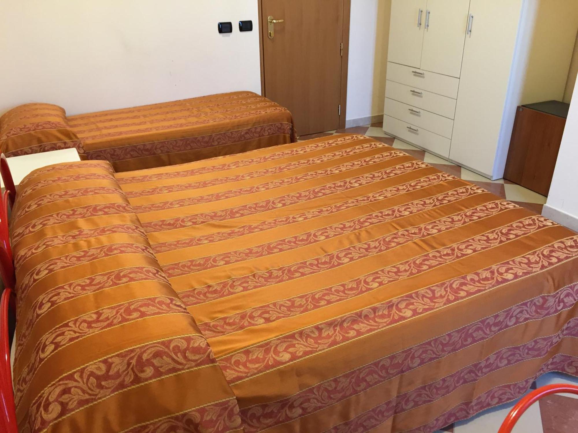 סניגליה Hotel Fiorella חדר תמונה