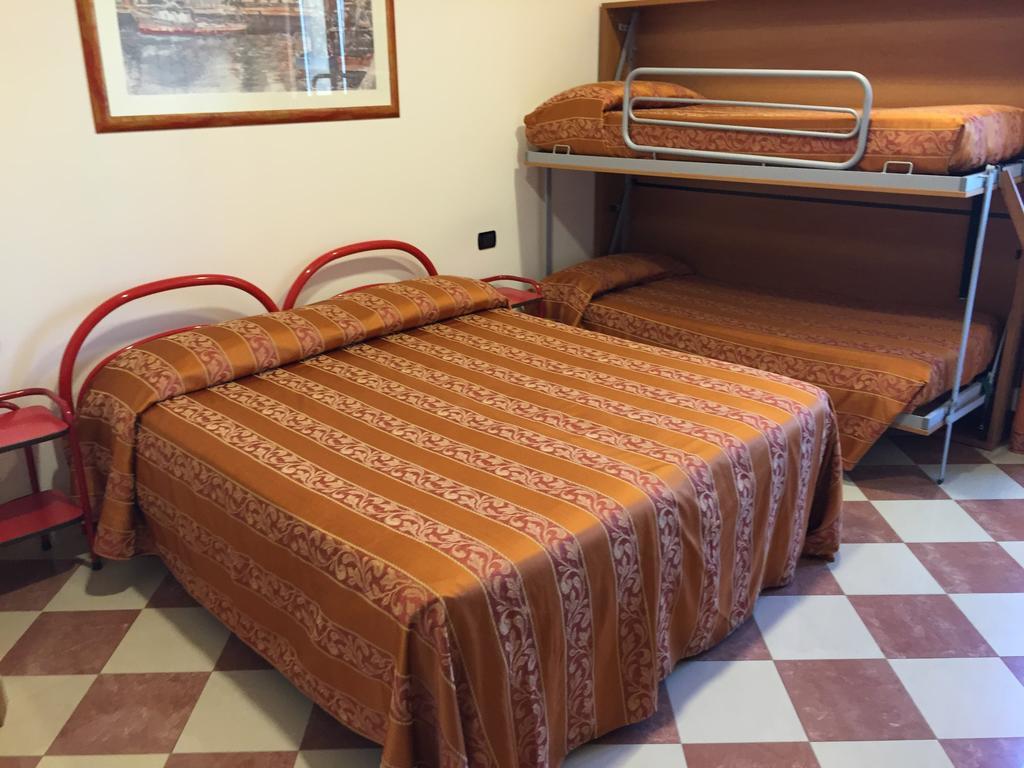 סניגליה Hotel Fiorella חדר תמונה