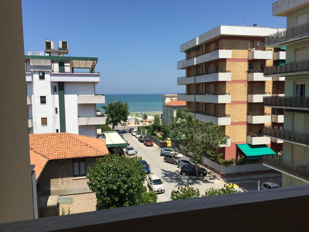 סניגליה Hotel Fiorella חדר תמונה
