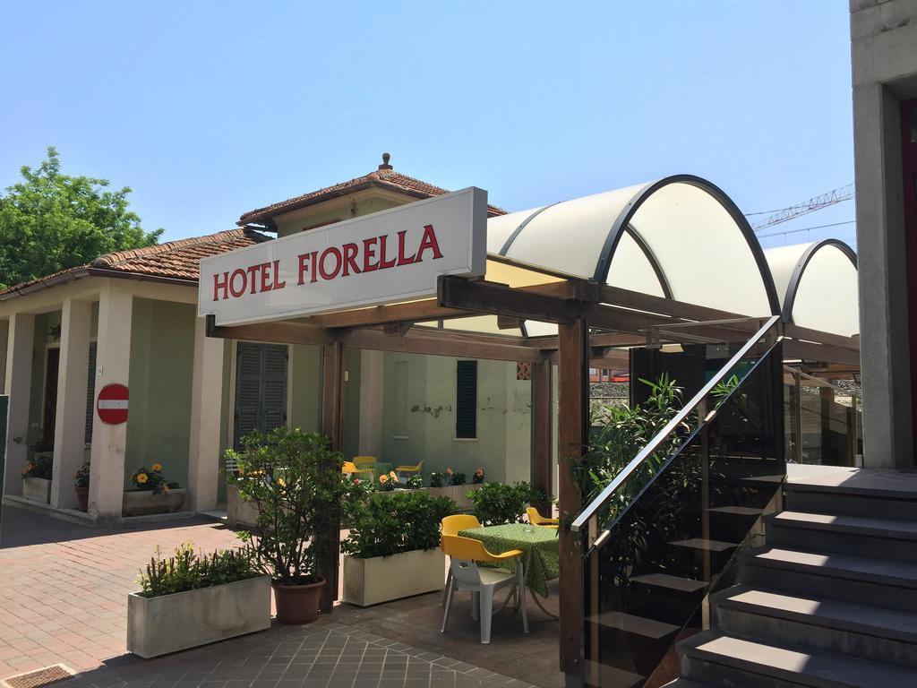 סניגליה Hotel Fiorella מראה חיצוני תמונה