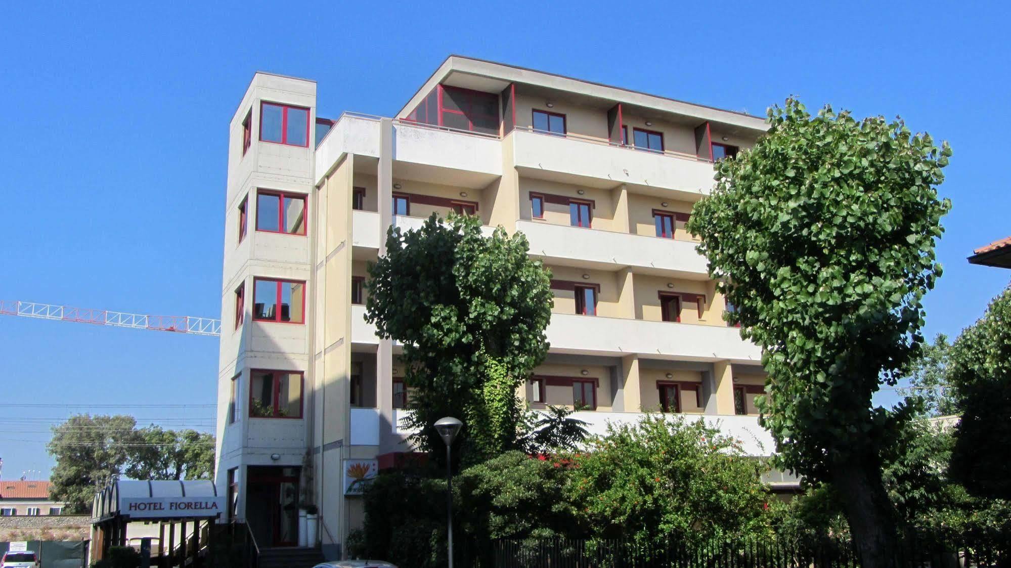 סניגליה Hotel Fiorella מראה חיצוני תמונה